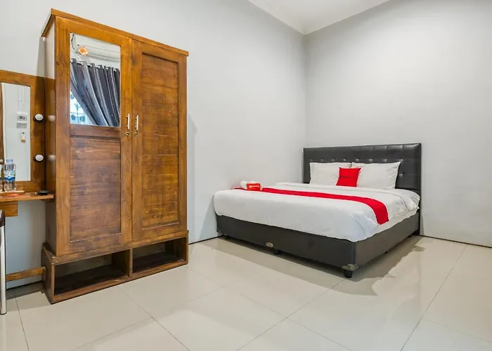 Reddoorz Near Surabaya Zoo Hotel